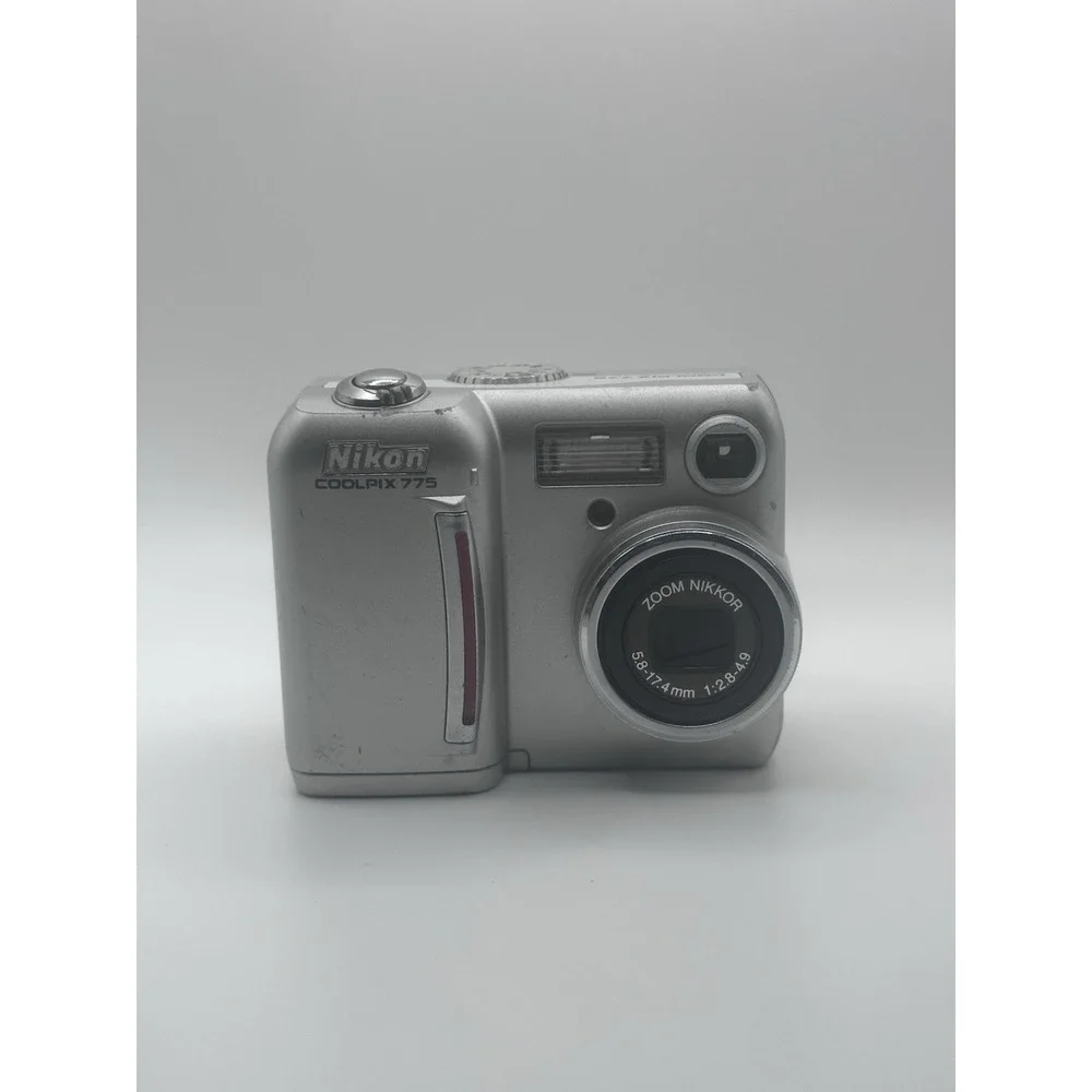 Nikon Coolpix 775 Digital Camera 2.1MP Silver UNTESTED For Parts/ Repair